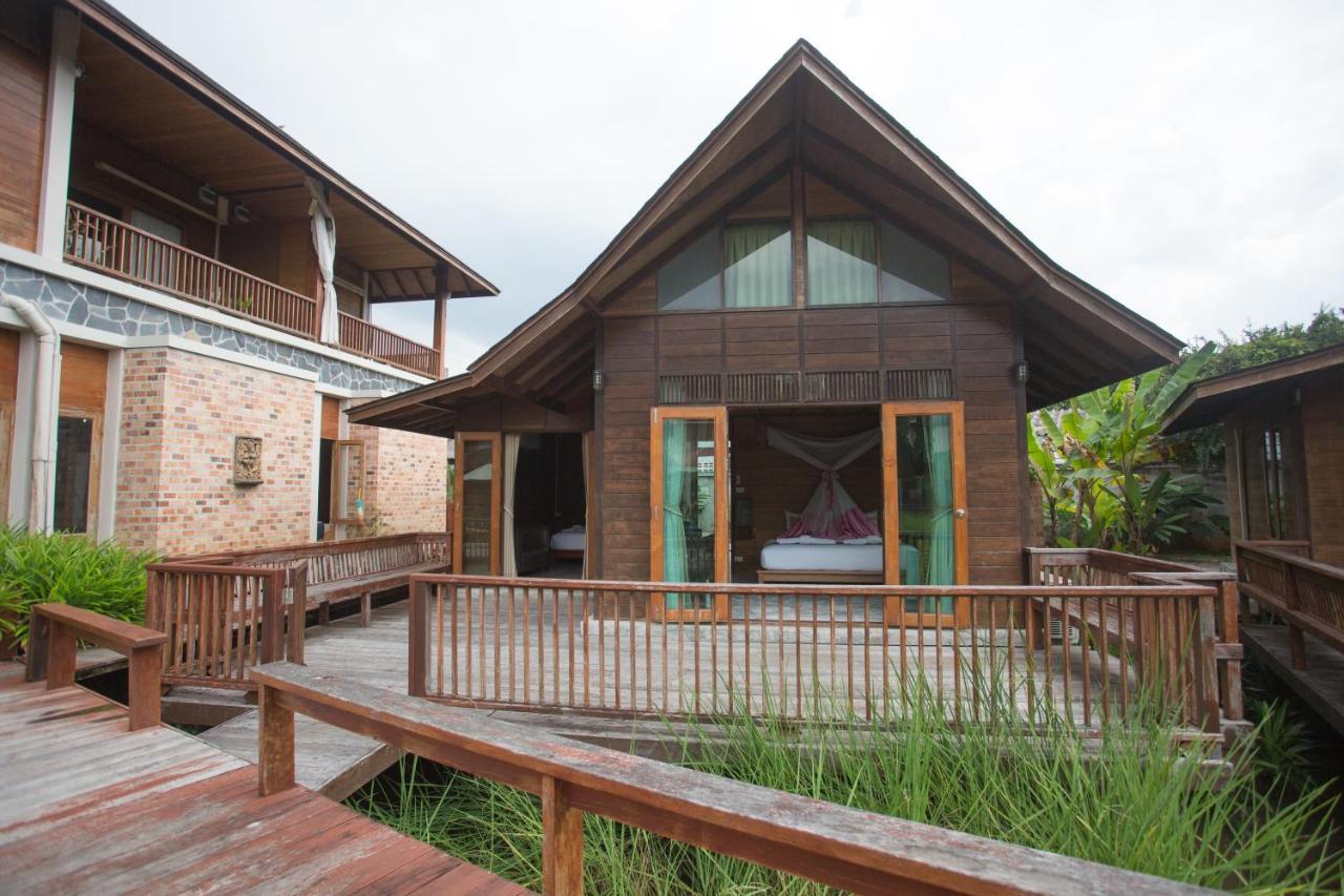 100 Islands Resort & Spa Сураттхани Экстерьер фото